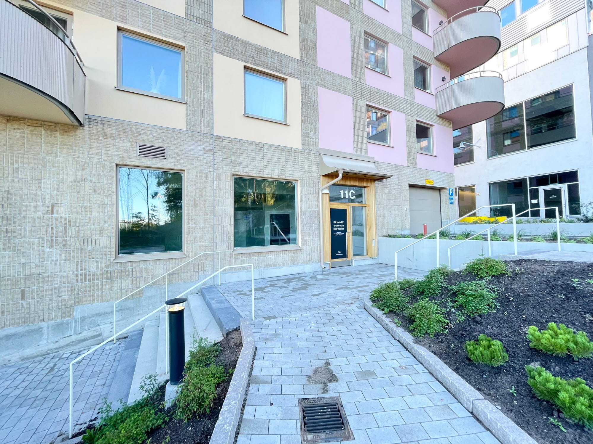 Modernt kontorsläge – nära city, service och grönområden - Östra Madenvägen 11C bild 1