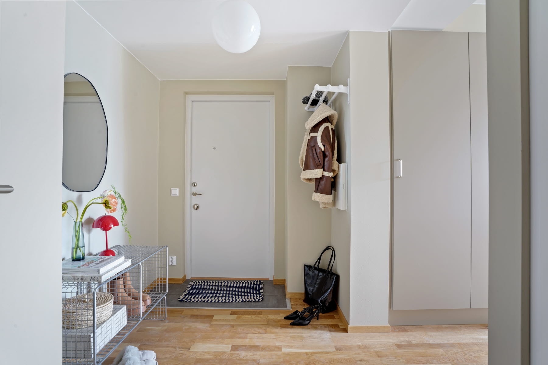 Hall med förvaring 